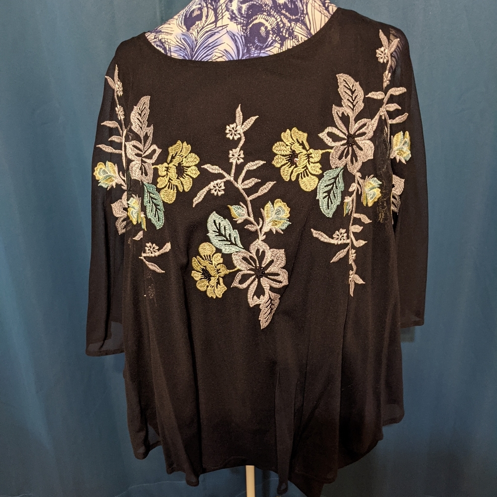 Woman's plus size poncho style shirt